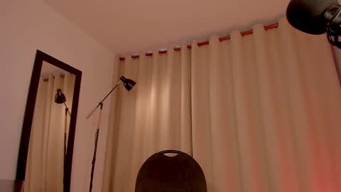 Snapshot of nicolette_tay chatting on 19, 2, 2025 Nicol online show from 19, 2, 2025