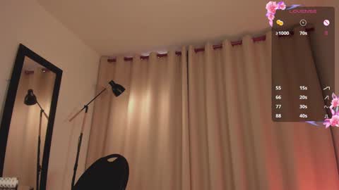 Snapshot of nicolette_tay chatting on 1, 3, 2025 Nicol online show from 1, 3, 2025