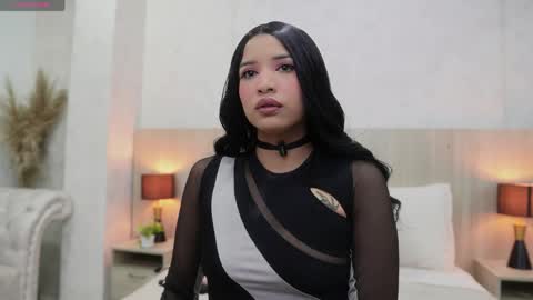 Nicolle Alvarez online show from 9, 5, 2026
