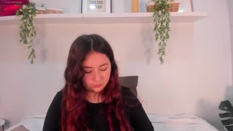 Snapshot of nicolle_evanss_ chatting on 6, 6, 2026 nicolle_evanss_ online show from 6, 6, 2026