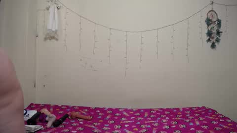 nicolle_sky online show from 3, 2, 2025