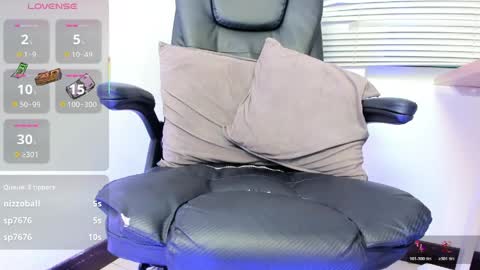 Snapshot of nicolle_smithh_ chatting on 7, 5, 2026 nicolle_smithh_ online show from 7, 5, 2026