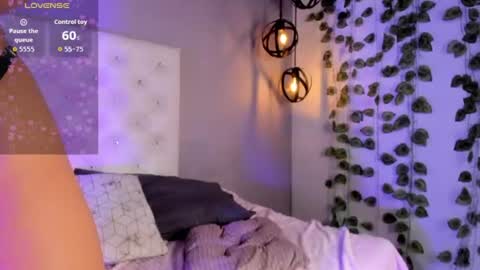 Nicolle online show from 9, 7, 2026