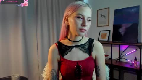 Snapshot of nicollefarrey chatting on 8, 2, 2026 Kim online show from 8, 2, 2026