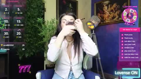 Nicolle online show from 5, 2, 2026