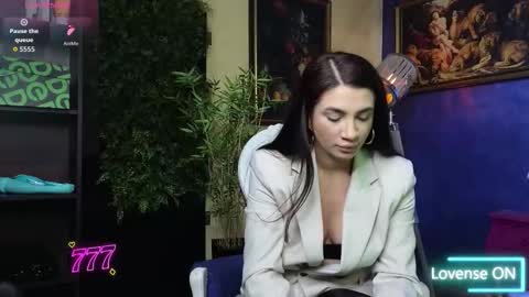 Nicolle online show from 6, 2, 2026