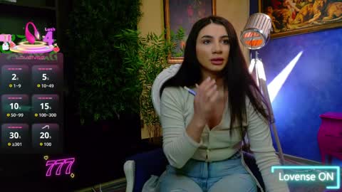 Nicolle online show from 7, 4, 2026