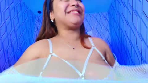 Nicolle Miley online show from 23, 10, 2025