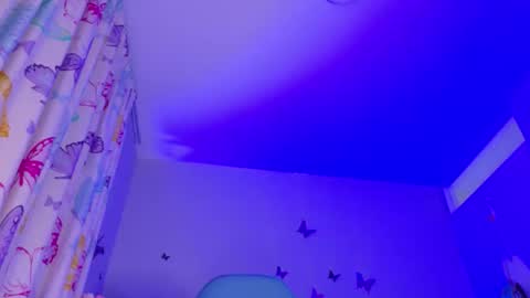 Nicolle Miley online show from 29, 5, 2026