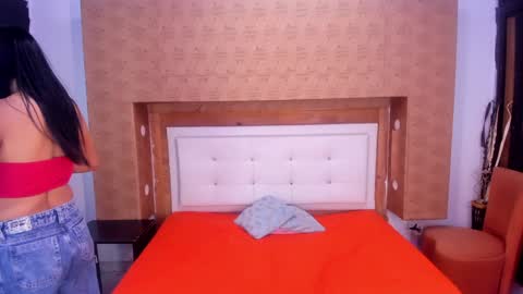 Snapshot of nicolysofi chatting on 23, 12, 2024 nicolysofi online show from 23, 12, 2024