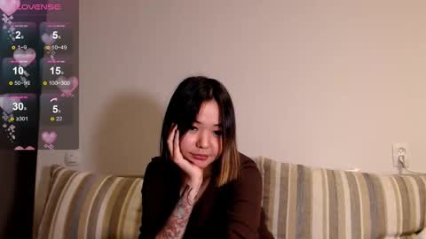 Snapshot of niia_osaki chatting on 14, 12, 2025 Niia online show from 14, 12, 2025