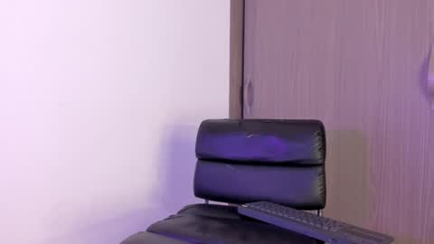 Nicoleth Mendez  online show from 20, 2, 2026