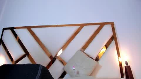 Nicolle  online show from 12, 4, 2026