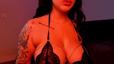 Niinarosee online show from 12, 3, 2026