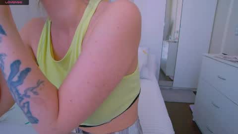 Snapshot of nika_bloom chatting on 18, 4, 2026 Nika Bloom online show from 18, 4, 2026