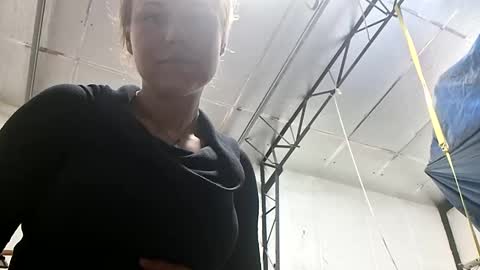 Snapshot of nikhannah chatting on 2, 11, 2025 nikhannah online show from 2, 11, 2025