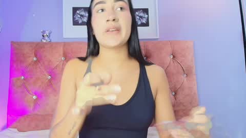 Snapshot of nikibrice chatting on 1, 6, 2026 online show from 1, 6, 2026