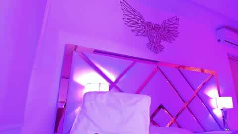 nikii_white online show from 2, 2, 2025