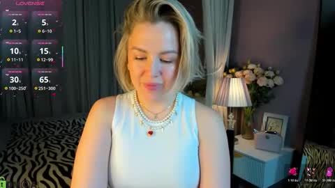 Snapshot of nikki_kai chatting on 20, 10, 2025 Nikki online show from 20, 10, 2025