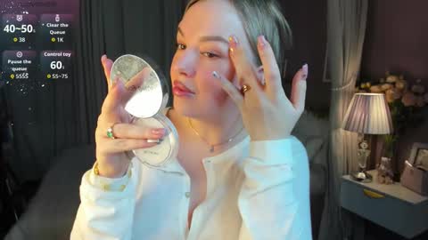 Snapshot of nikki_kai chatting on 17, 11, 2025 Nikki online show from 17, 11, 2025