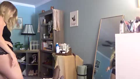Snapshot of nikkib653466 chatting on 11, 5, 2026 nikkib653466 online show from 11, 5, 2026
