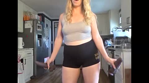 Snapshot of nikkib653466 chatting on 19, 5, 2026 nikkib653466 online show from 19, 5, 2026