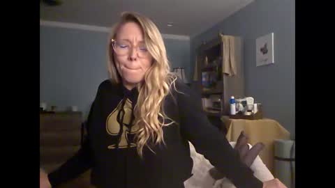 Snapshot of nikkib653466 chatting on 22, 5, 2026 nikkib653466 online show from 22, 5, 2026