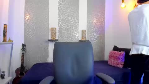    online show from 12, 2, 2025