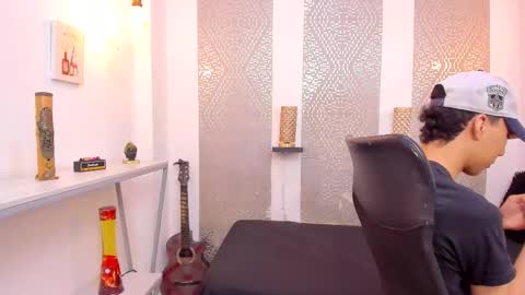    online show from 20, 11, 2025