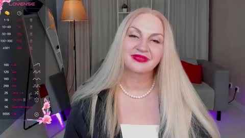 Nina online show from 15, 10, 2025