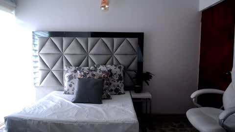  Nina  online show from 8, 2, 2025