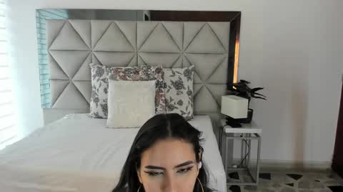  Nina  online show from 17, 10, 2025