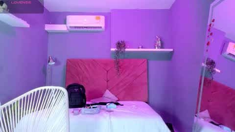 Nina online show from 3, 3, 2026