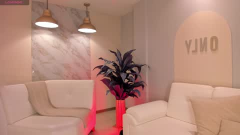 Nina online show from 10, 9, 2025