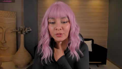 Nina online show from 12, 11, 2025