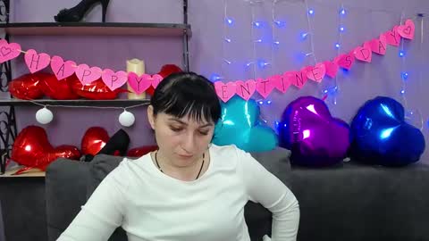 ninaflawlees online show from 6, 2, 2025