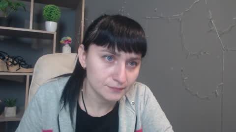 ninaflawlees online show from 1, 12, 2025