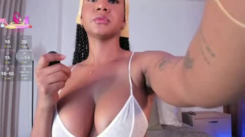 Snapshot of ninag0ld chatting on 25, 6, 2026 Nina Sara online show from 25, 6, 2026