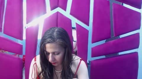 Nina online show from 1, 3, 2025