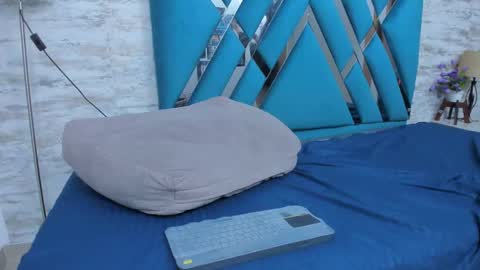 Nina Medux online show from 8, 2, 2025