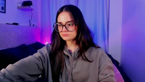 Snapshot of ninavolkov chatting on 1, 10, 2025 ninavolkov online show from 1, 10, 2025