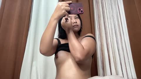 Snapshot of nini_luvskorn chatting on 2, 5, 2026 nini_luvskorn online show from 2, 5, 2026