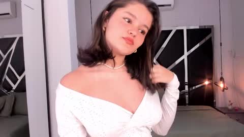 Snapshot of nini_solei chatting on 19, 5, 2026 nini_solei online show from 19, 5, 2026