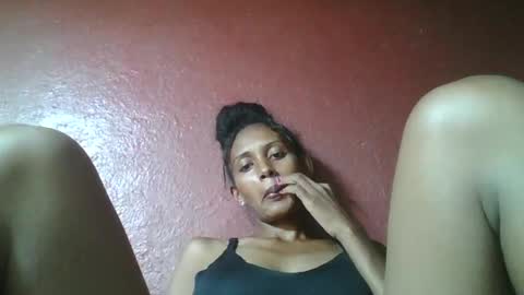 ninie246746 online show from 9, 2, 2025