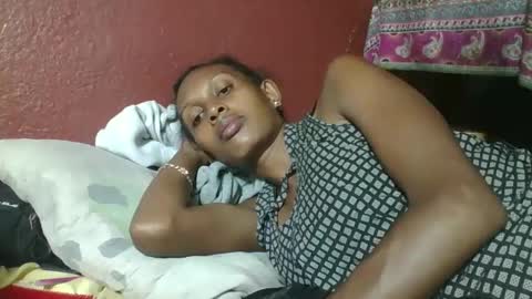 ninie246746 online show from 17, 2, 2025