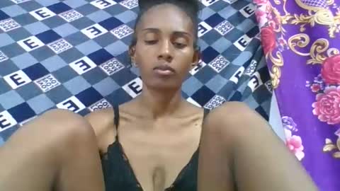 ninie246746 online show from 28, 2, 2026