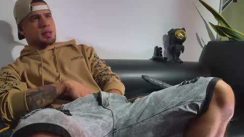 Nicolas Muscle online show from 13, 10, 2025