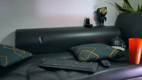 Nicolas Muscle online show from 22, 10, 2025