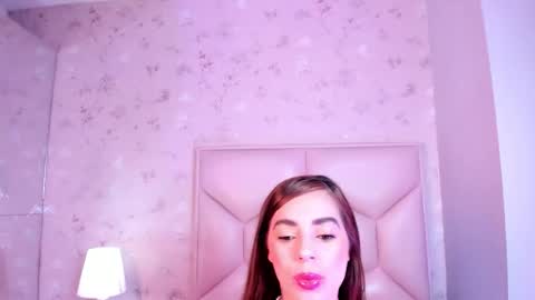 Snapshot of noa_butterfly chatting on 20, 10, 2025 ambarsulliva online show from 20, 10, 2025
