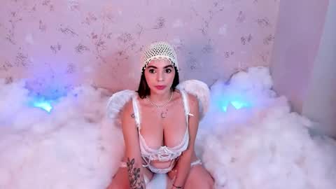 Snapshot of noa_butterfly chatting on 26, 10, 2025 ambarsulliva online show from 26, 10, 2025